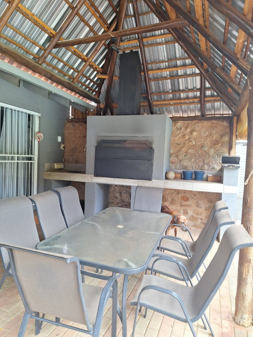 4 Bedroom Property for Sale in Langenhovenpark Free State